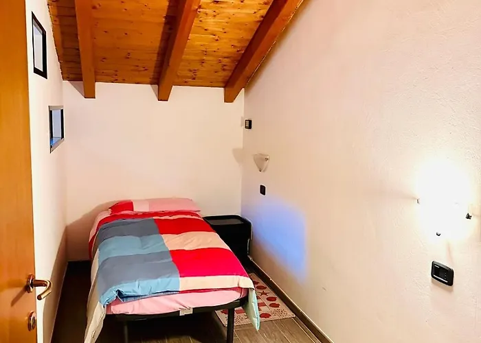 Urban Apartment Cameri