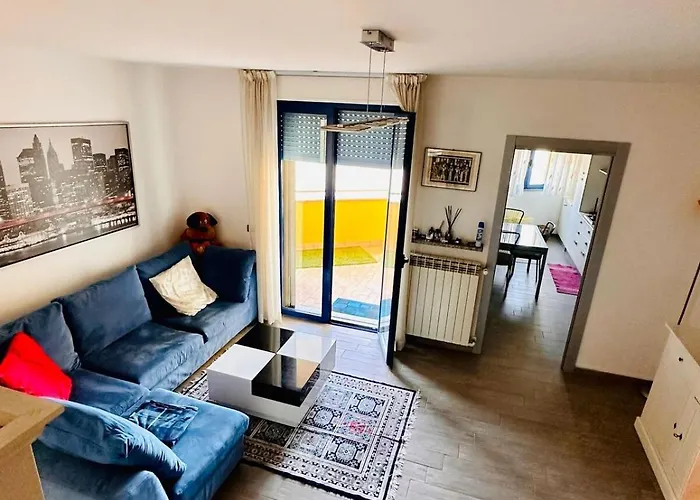 Urban Apartment Cameri